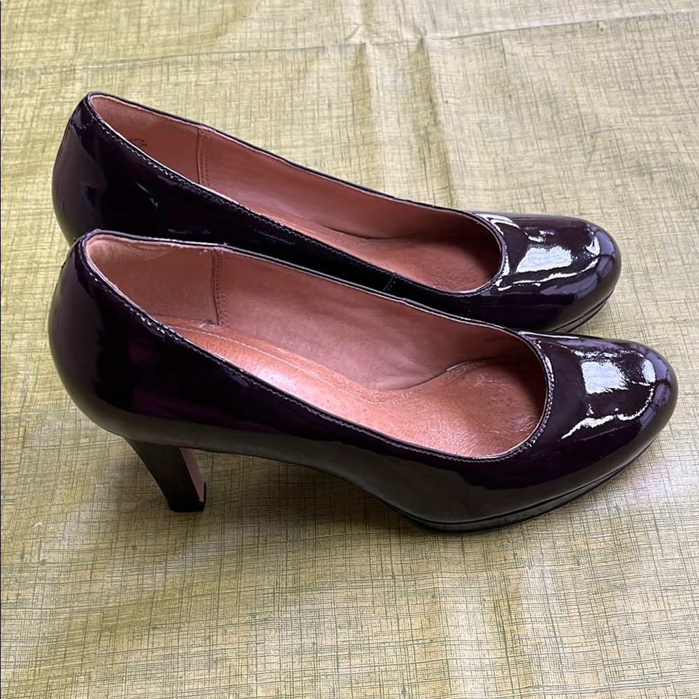Elegant burgundy Patent Leather Heels